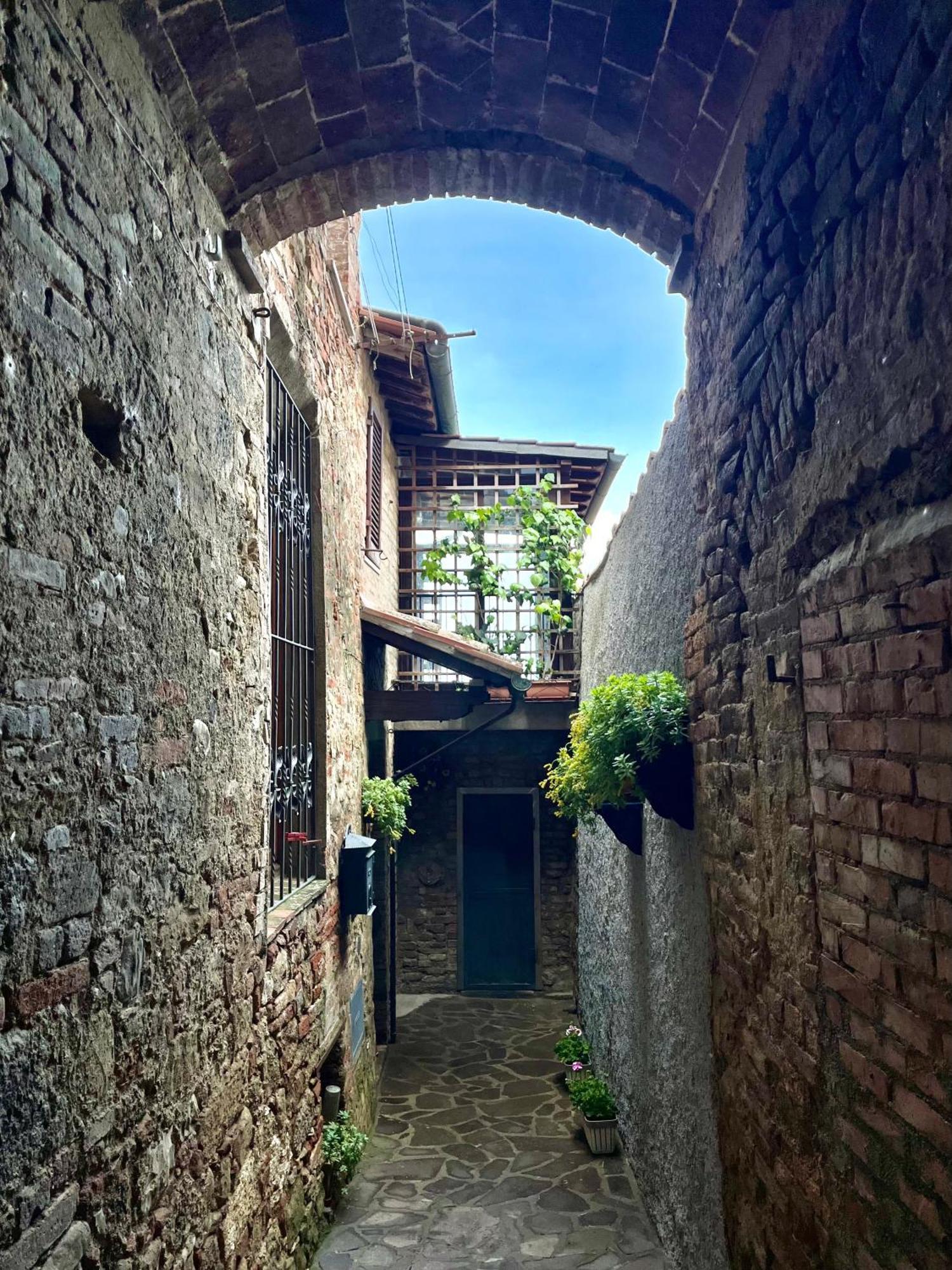 Appartamento Mirella In Centro Storico Casole dʼElsa Zewnętrze zdjęcie